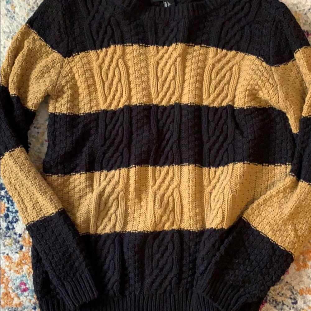 Mustard yellow & Black knit sweater